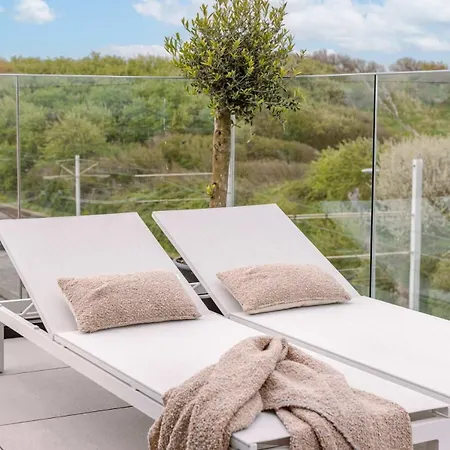 Huswell - Luxurious Penthouse With Beautiful Seaview Apartmán *